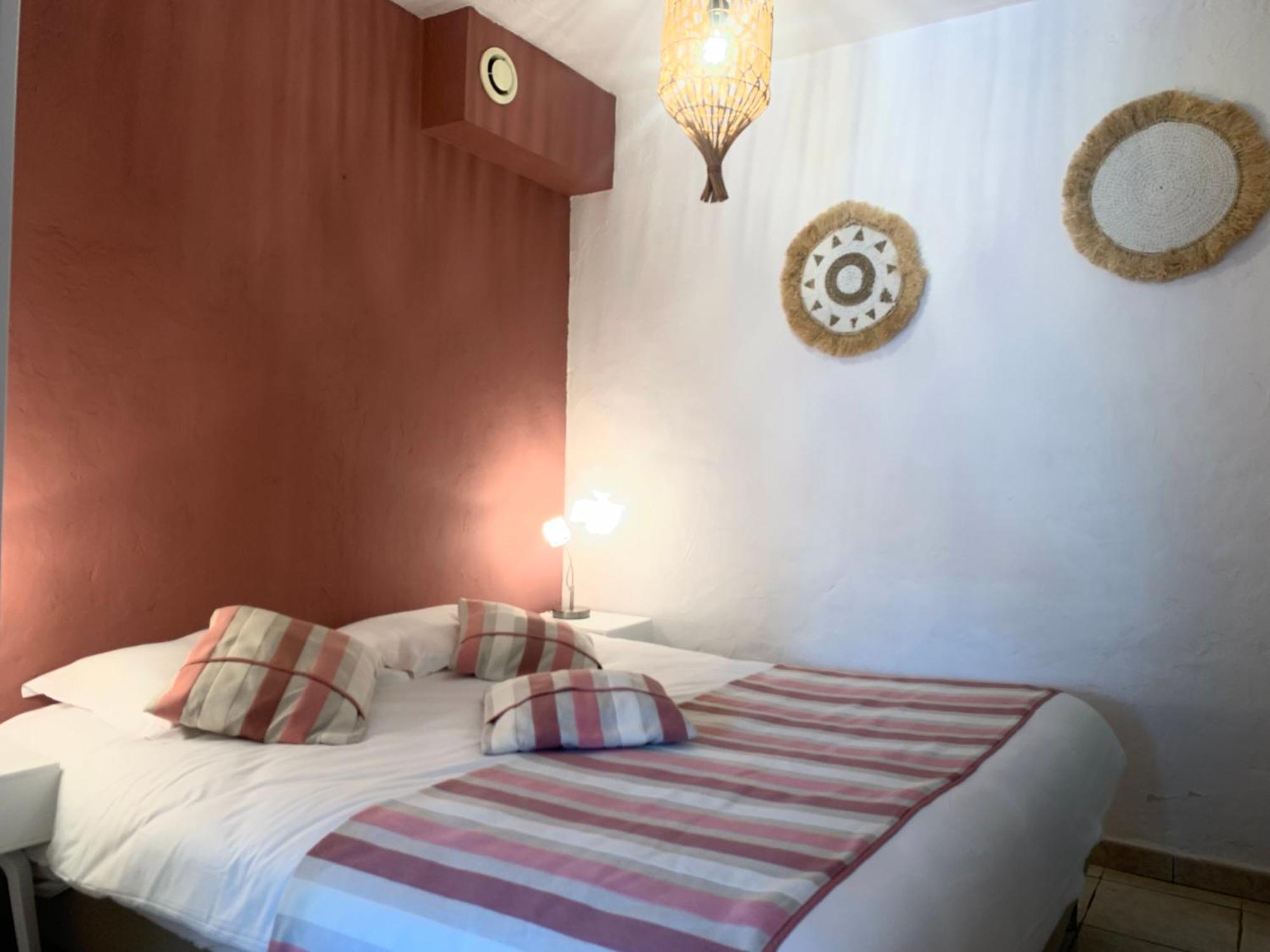 Hotel La Nartelle แซ็งต์-แมกซีม ภายนอก รูปภาพ