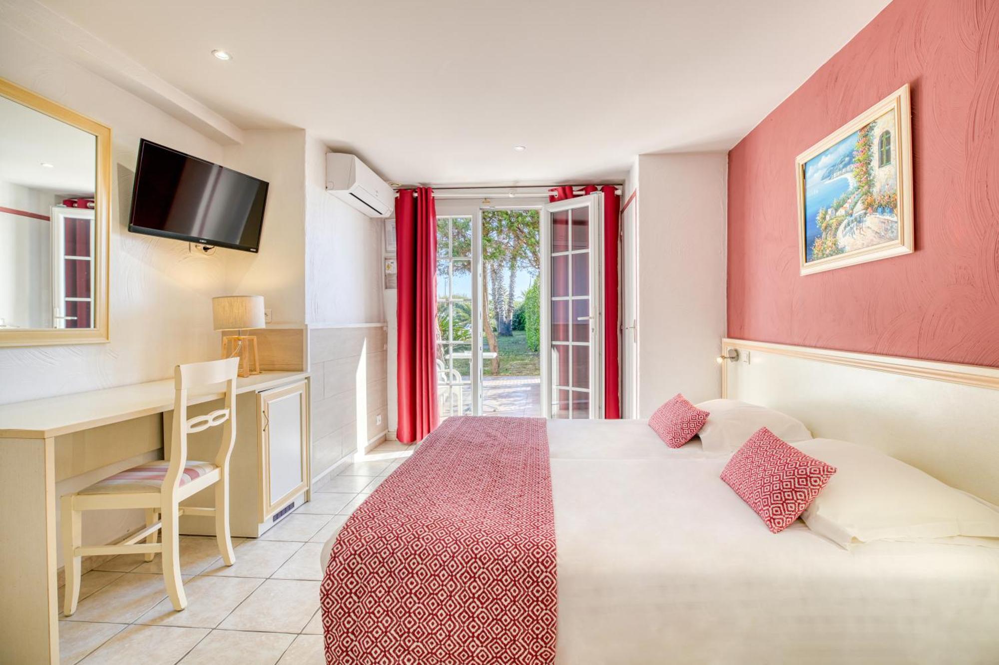 Hotel La Nartelle แซ็งต์-แมกซีม ภายนอก รูปภาพ