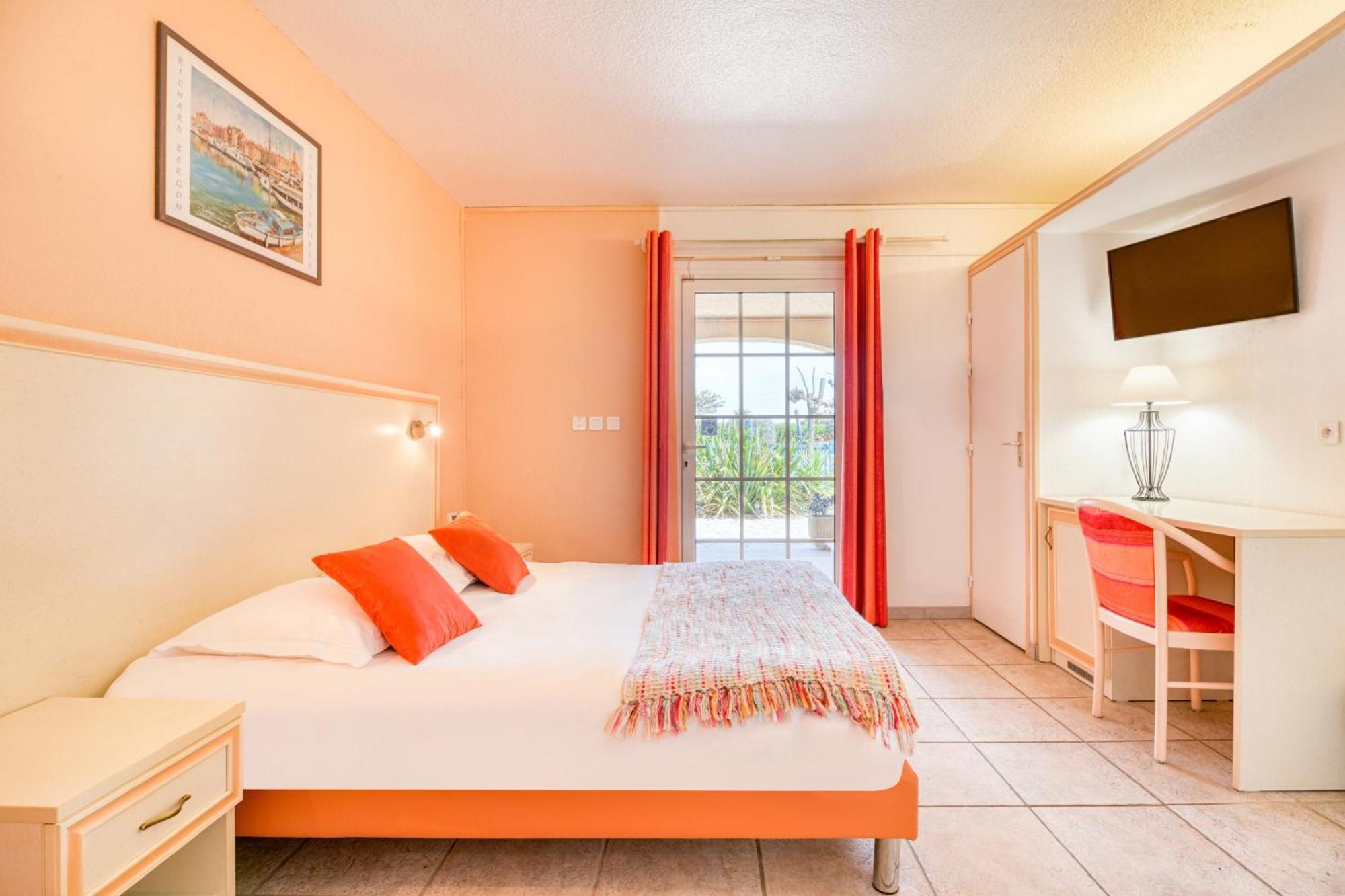 Hotel La Nartelle แซ็งต์-แมกซีม ภายนอก รูปภาพ