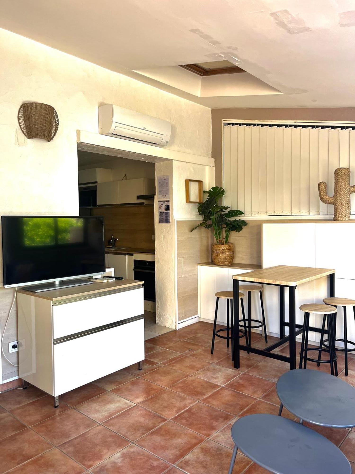 Hotel La Nartelle แซ็งต์-แมกซีม ภายนอก รูปภาพ