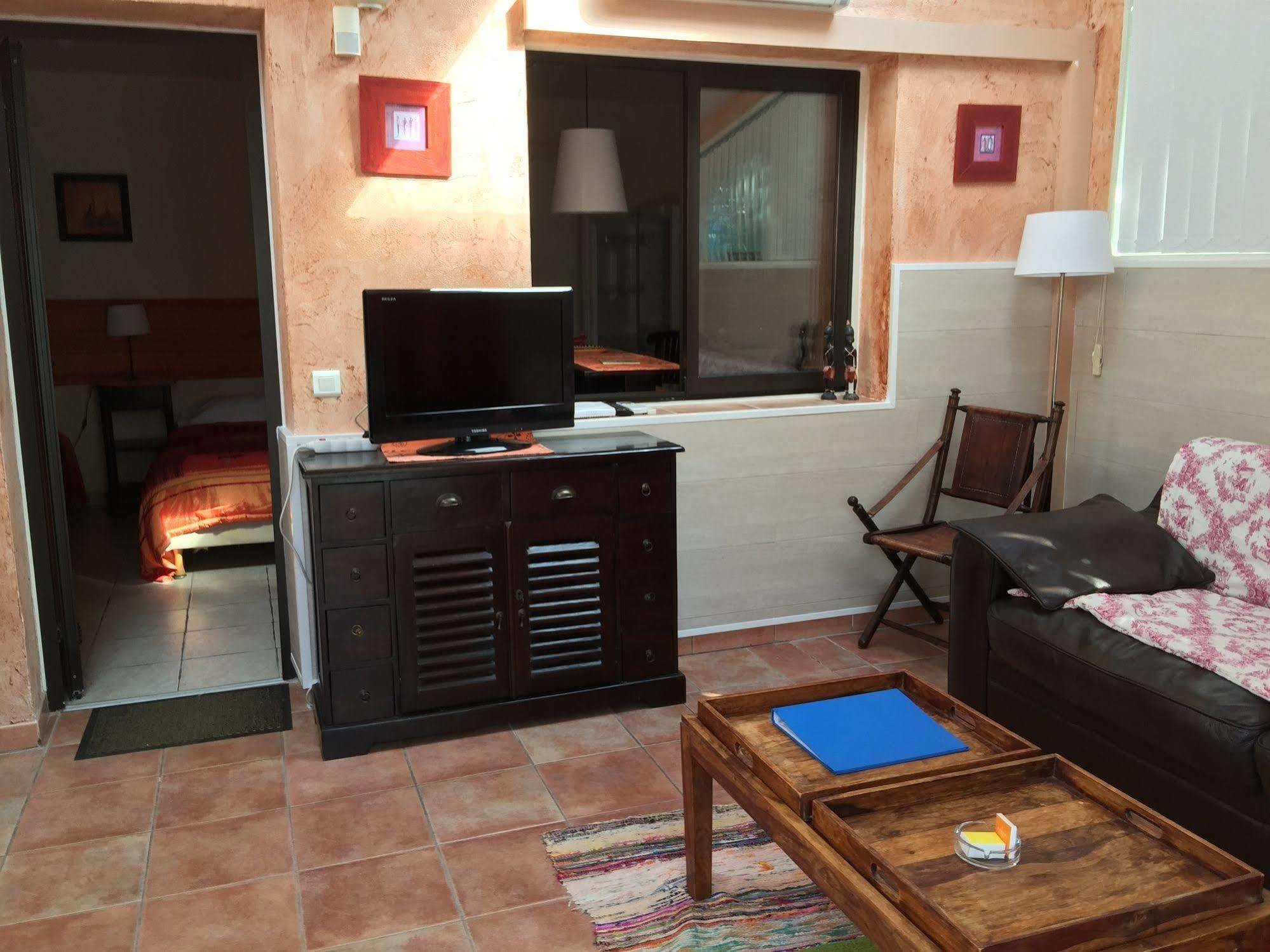 Hotel La Nartelle แซ็งต์-แมกซีม ภายนอก รูปภาพ
