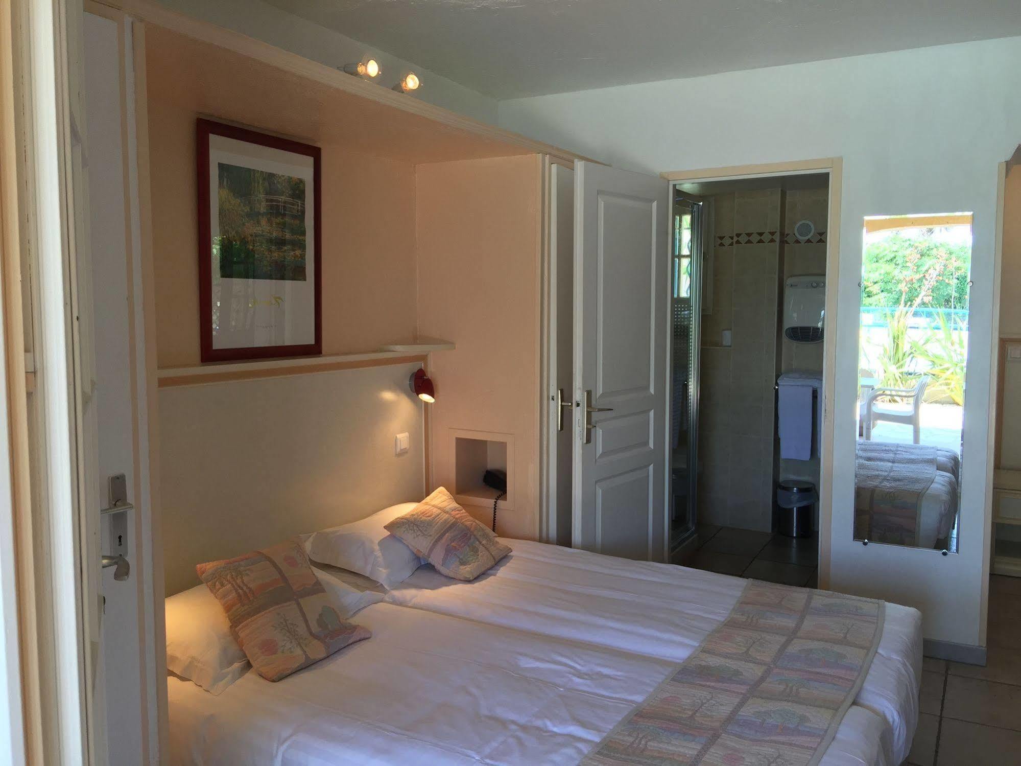 Hotel La Nartelle แซ็งต์-แมกซีม ภายนอก รูปภาพ